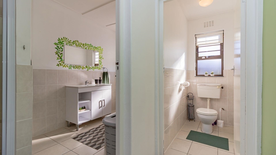 3 Bedroom Property for Sale in De Kelders Western Cape